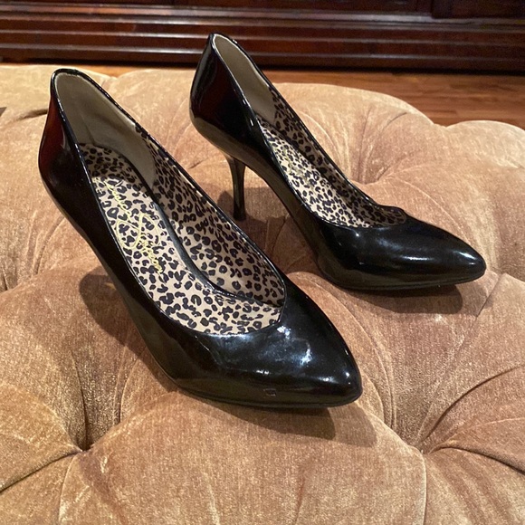 Jessica Simpson Shoes - Jessica Simpson Black Patent Pump Size 7